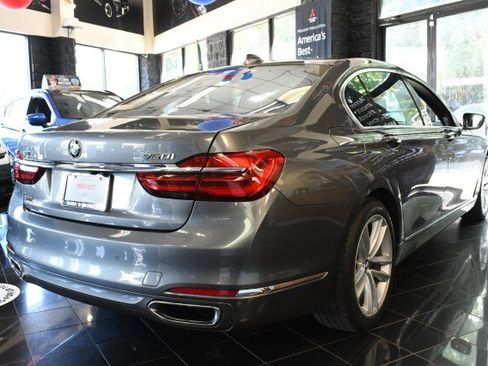Used 2019 BMW 750i xDrive w/ Executive Package AWD/4WD image 12