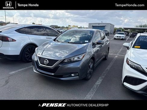 Used 2018 Nissan Leaf SV w/ SV Technology Package FWD image 1