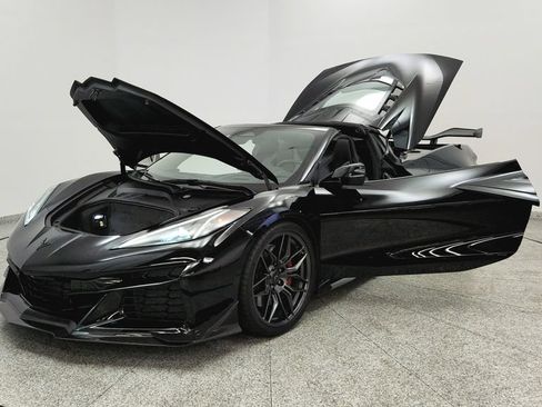 Used 2024 Chevrolet Corvette Z06 w/ Stealth Interior Trim Package RWD image 9