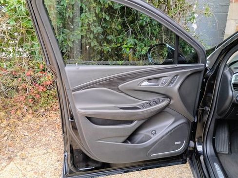 Used 2017 Buick Envision Premium image 26