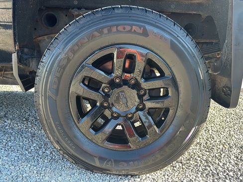 Used 2019 Chevrolet Silverado 2500 LTZ w/ Midnight Edition AWD/4WD image 2