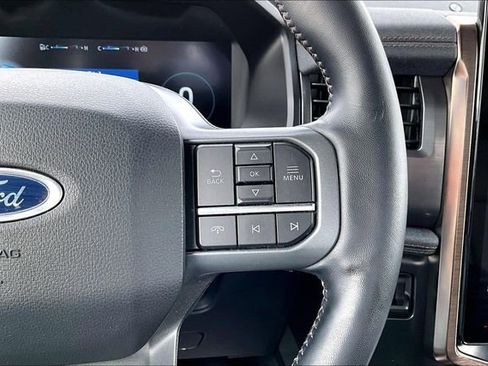 Used 2022 Ford F150 Lightning Lariat image 13