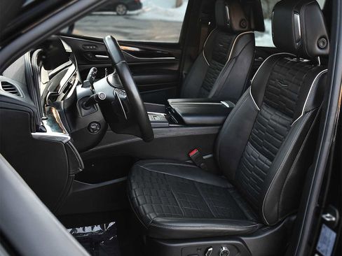 Used 2024 Cadillac Escalade ESV V image 12