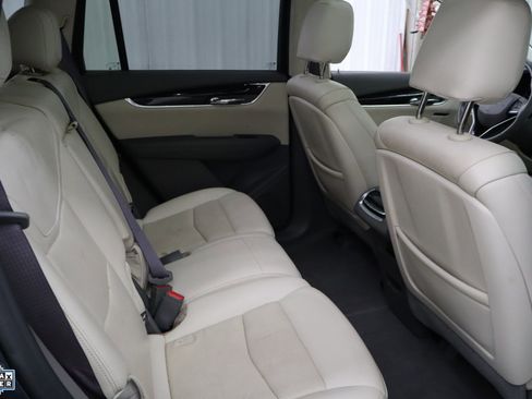 Used 2021 Cadillac XT6 Premium Luxury w/ LPO, Floor Liner Package image 27