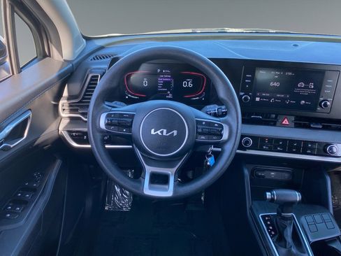 Used 2024 Kia Sportage LX image 12