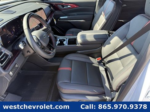 New 2026 Chevrolet Traverse RS w/ LPO, Floor Liner Package image 10