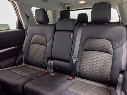 Used 2023 Nissan Pathfinder SV AWD/4WD image 26