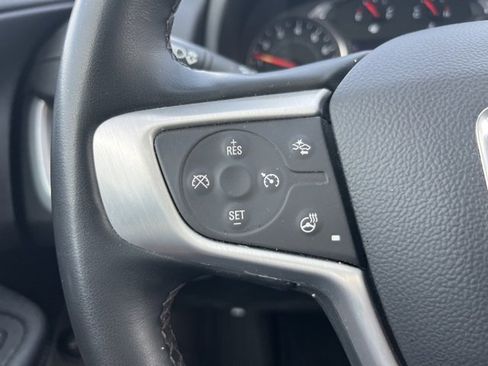 Used 2024 GMC Terrain SLT image 25