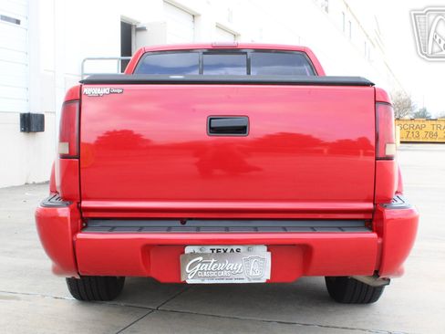 Used 2001 Chevrolet S10 Pickup Xtreme w/ Preferred Equipment Group image 10