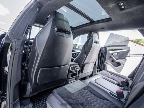 Used 2021 Lamborghini Urus AWD/4WD image 29