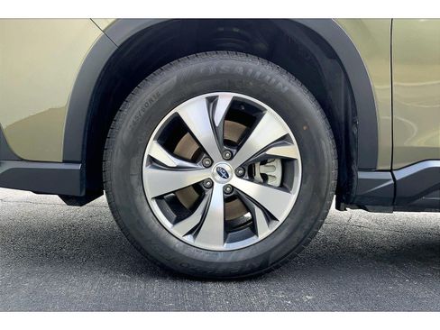 Used 2025 Subaru Ascent Premium AWD/4WD image 9