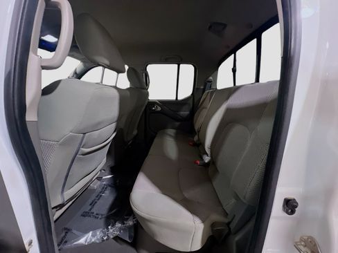 Used 2019 Nissan Frontier SV w/ Value Truck Package AWD/4WD image 16