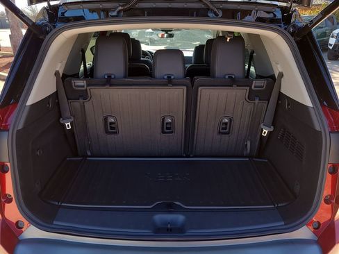 New 2026 Nissan Pathfinder Platinum image 8