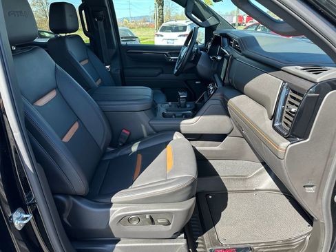 Used 2025 GMC Sierra 1500 AT4 w/ AT4 Premium Package image 10