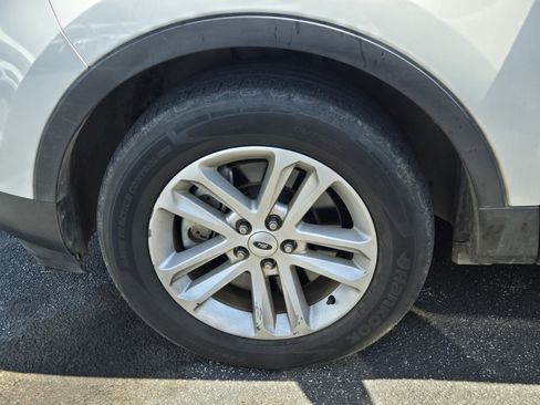 Used 2015 Ford Explorer XLT w/ Equipment Group 202A FWD image 5