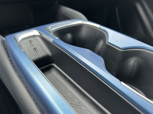 Used 2025 Chevrolet Equinox EV LT w/ Convenience Package image 27