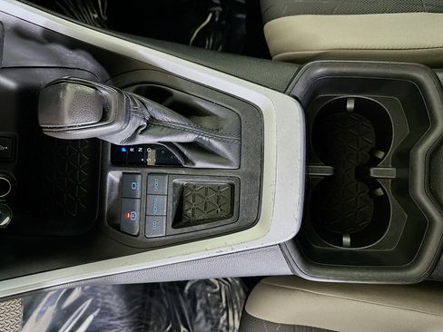 Used 2022 Toyota RAV4 XLE w/ Convenience Package image 22