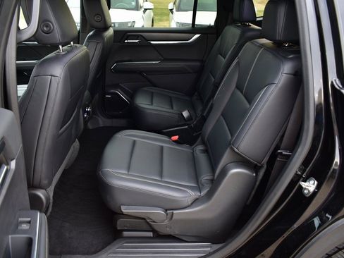 Used 2024 GMC Acadia Elevation image 22