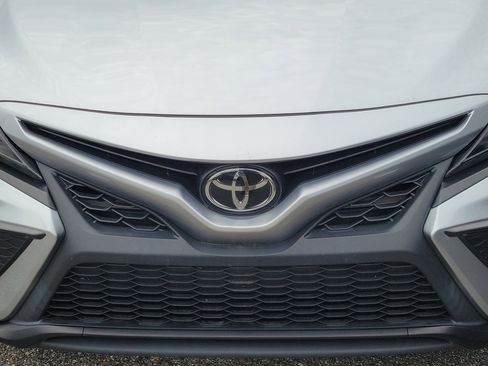 Used 2023 Toyota Camry SE image 4