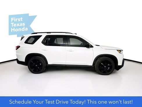 New 2026 Honda Pilot Black Edition image 9