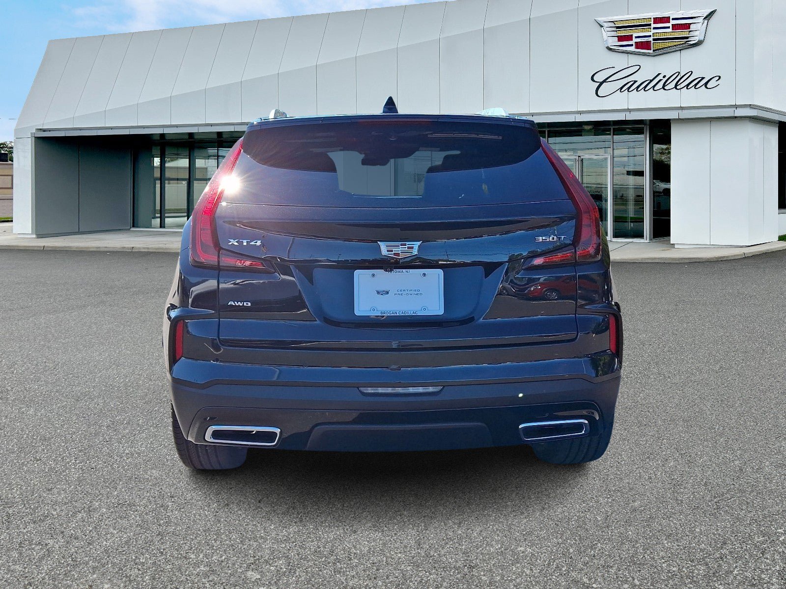 Certified 2024 Cadillac XT4 Premium Luxury AWD/4WD image 4