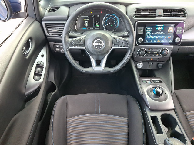 Used 2025 Nissan Leaf S FWD image 3