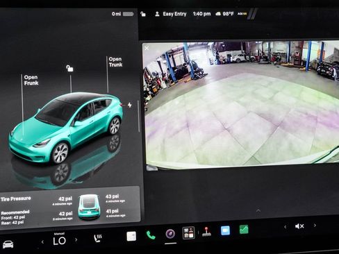 Used 2023 Tesla Model Y Long Range AWD/4WD image 27