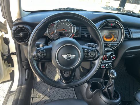 Used 2018 MINI Cooper S image 17