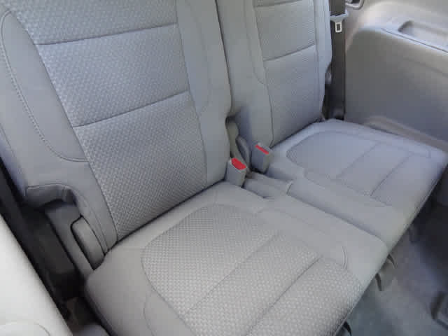 Used 2023 GMC Acadia SLE w/ Driver Convenience Package FWD image 8