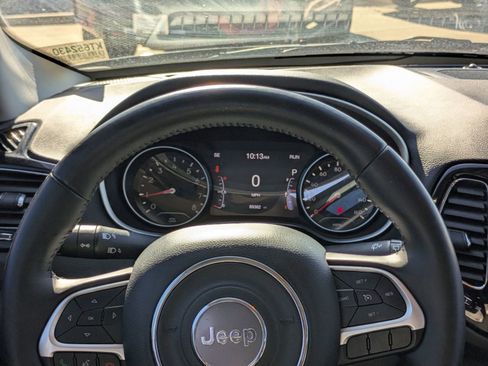 Used 2019 Jeep Compass Altitude image 22
