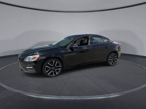 Used 2018 Volvo S60 T5 Dynamic w/ Vision Package AWD/4WD image 4