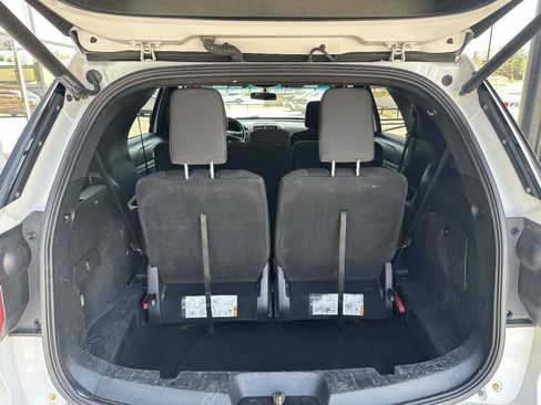 Used 2018 Ford Explorer XLT w/ Equipment Group 201A AWD/4WD image 19