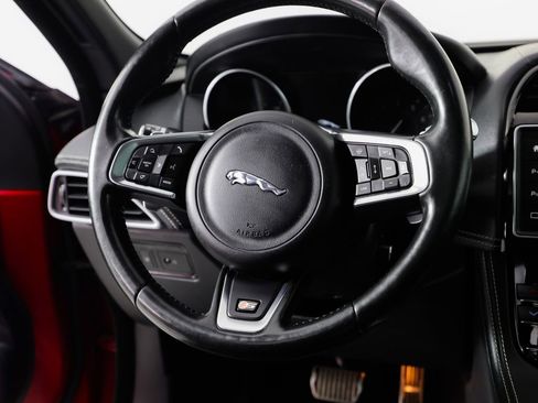 Used 2017 Jaguar F-PACE S image 23