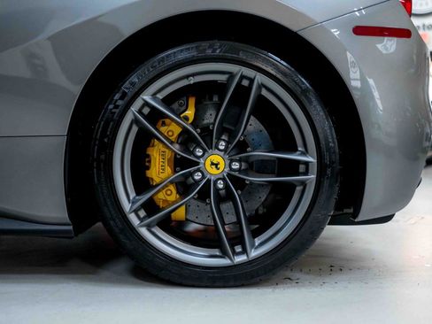Used 2018 Ferrari 488 Spider image 37