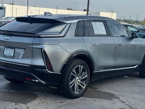 Used 2024 Cadillac Lyriq Luxury w/ LPO, Floor Liner Package AWD/4WD image 3
