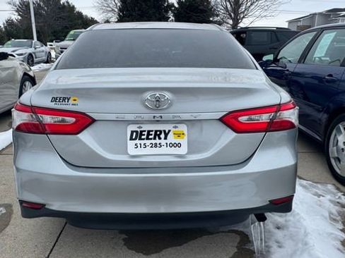 Used 2018 Toyota Camry LE image 6