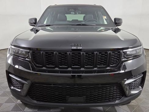 New 2025 Jeep Grand Cherokee Altitude image 2