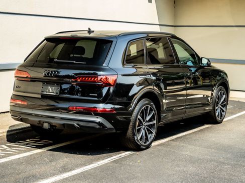 Used 2023 Audi Q7 3.0T Premium Plus w/ Premium Plus Package AWD/4WD image 7