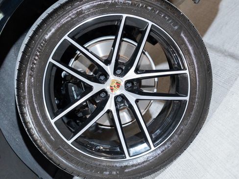 Certified 2026 Porsche Macan AWD/4WD image 11