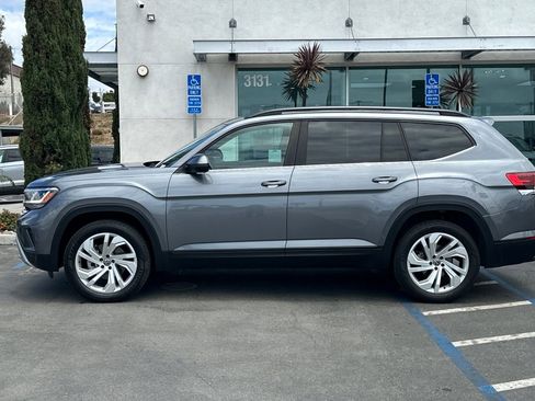 Used 2023 Volkswagen Atlas SE w/ Panoramic Sunroof Package FWD image 7