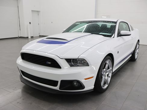 Used 2014 Ford Mustang GT Premium w/ Brembo Brake Package RWD image 7