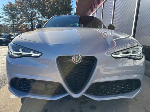 New 2025 Alfa Romeo Giulia Veloce image 4