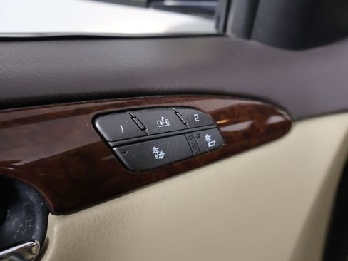 Used 2010 Buick Lucerne CXL image 32