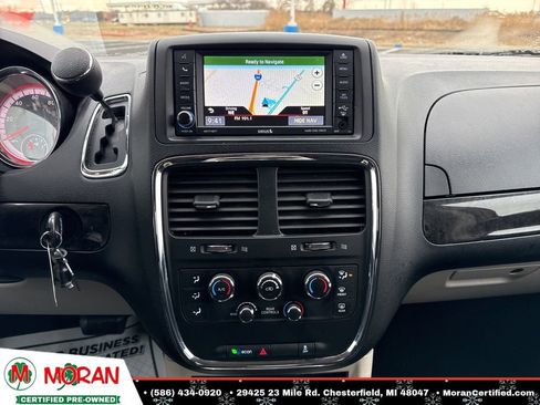 Used 2015 Dodge Grand Caravan SXT image 17