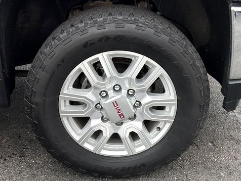 Used 2022 GMC Sierra 2500 SLT image 9