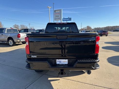 Used 2021 Chevrolet Silverado 2500 LTZ w/ LTZ Plus Package image 6