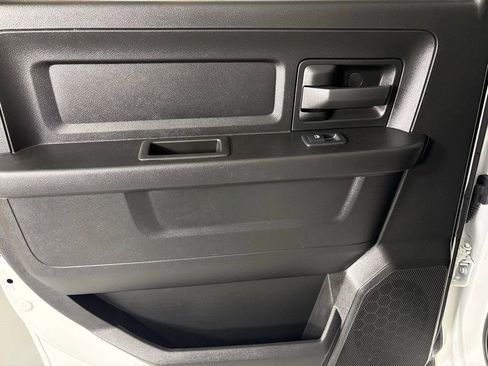 Used 2024 RAM 2500 Tradesman w/ Chrome Appearance Group image 37