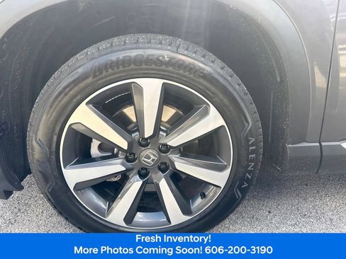 Used 2025 Honda Pilot Elite image 9
