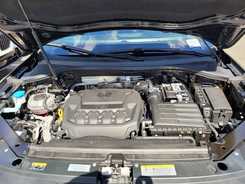 Certified 2022 Volkswagen Tiguan SE R-Line FWD image 36