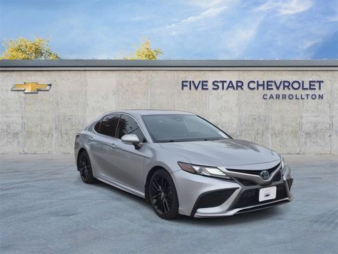 Used 2022 Toyota Camry XSE image 2